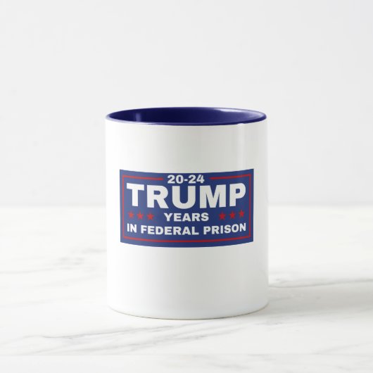 Mug Trump 20-24 ans en prison, démocrates libéraux  (Centre)