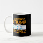 Mug Trump À 4 Ans De Service Communautaire 1 (Gauche)