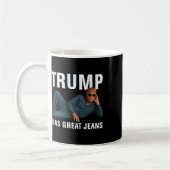 Mug Trump a de grands jeans drôle graphique tee rétro (Gauche)