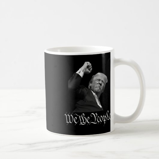 Mug Trump lève D'Abord Le Peuple (Droite)