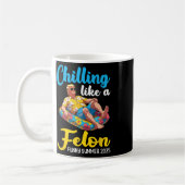 Mug Trump On Pool Float Chilling Like A Felon Funny Su (Gauche)