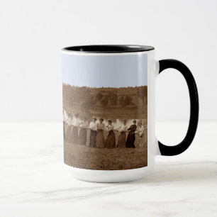 Mug Tug de guerre des années 1890 sepia Elgin IL