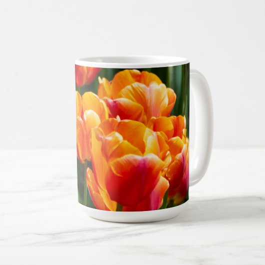 Mug Tulipes orange vif dans le parc (Devant droit)