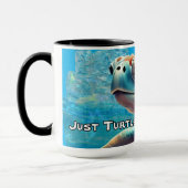 Mug Turtley Chillin' Sea Turtle Gros plan Vibes (Gauche)