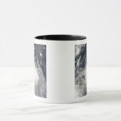 Mug Typhon Ewiniar (Centre)