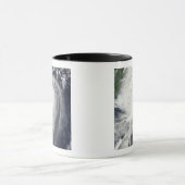 Mug Typhon Jangmi (Centre)