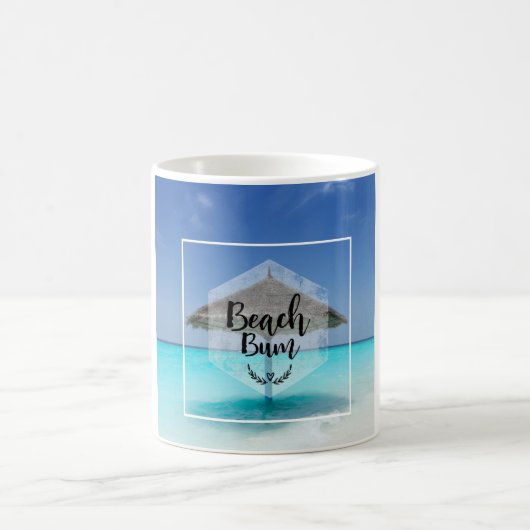 Mug Typographie de cloche de plage - Parapluie sur la (Centre)