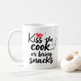 MUG TYPOGRAPHIE ''EMBRASSEZ LE CUISINIER'' CITATION