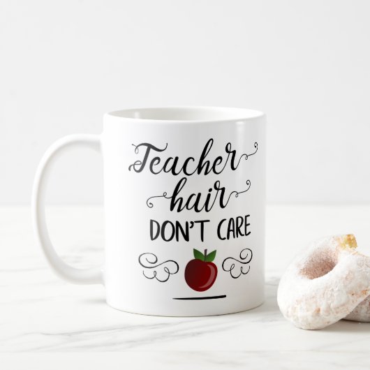 Mug typographie enseignant les cheveux ne se soucient (Avec donut)
