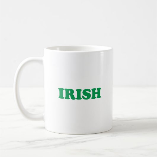 Mug Typographie moderne verte irlandaise St. Patrick's (Gauche)