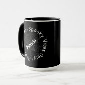 Mug Typographie noir et blanc Joyeux Halloween effraya (Devant gauche)