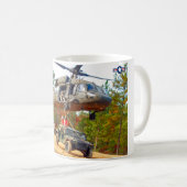 MUG UH-60M NOIR HAWK (Devant droit)