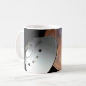 Mug Un Appareil Spatial Encaissé D'Aérocoque En Approc (Devant gauche)