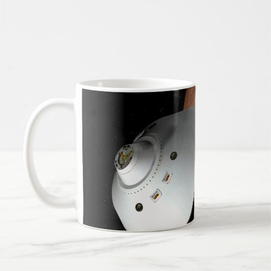 Mug Un Appareil Spatial Encaissé D'Aérocoque En Approc (Gauche)