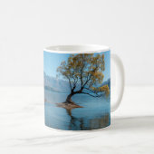 Mug Un arbre dans un lac (Devant droit)