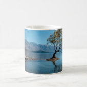 Mug Un arbre dans un lac (Centre)