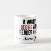 Mug Un auteur commence seulement un livre. Un lecteur (Centre)