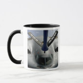 Mug Un avion B-2 Spirit en position (Gauche)