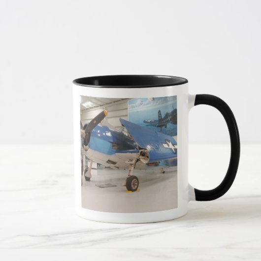 Mug Un avion de chasse F-6F Hellcat de la Seconde Guer (Droite)