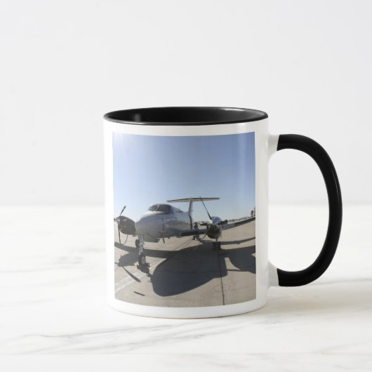 Mug Un avion UC-12F King Air (Droite)