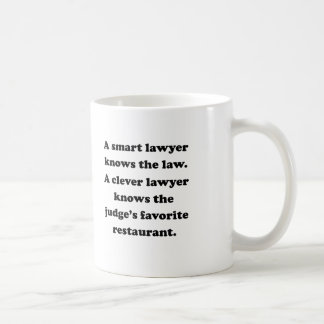 Mug Un avocat intelligent