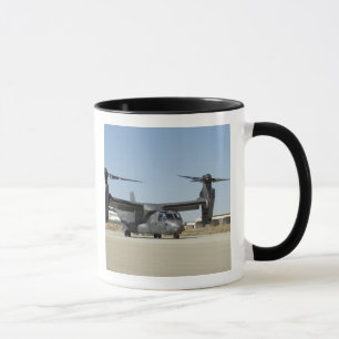Mug Un balbuzard CV-22 se prépare au décollage