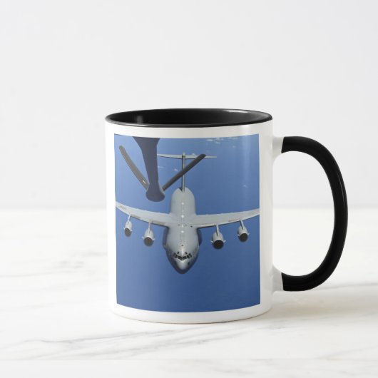 Mug Un C-17 Globemaster III approche le boom (Droite)