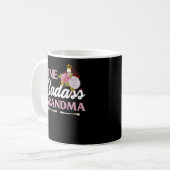 Mug Un cadeau de grand-mère Badass Funny Grandma (Devant gauche)