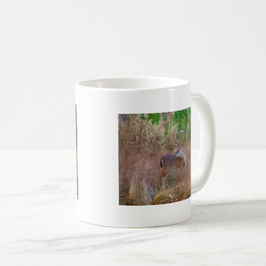 Mug Un cerf dans l'herbe haute (Devant droit)