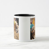 Mug Un chameau amical attend son prochain cavalier, Le (Centre)