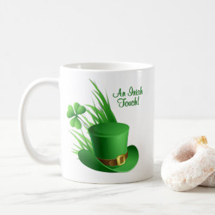 Mug Un chapeau de lutin à touche irlandaise dans l'her