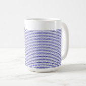Mug Un ciel bleu vif avec des nuages blancs épars. (Devant droit)