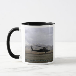 Mug Un décollage d'AH-64A Apache