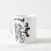Mug Un écureuil sur un vélo cadeau aux amateurs de vél (Devant gauche)