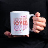 Mug Un enseignant d'amour rose moderne Nom personnalis