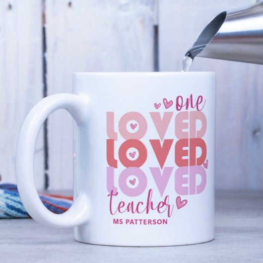 Mug Un enseignant d'amour rose moderne Nom personnalis