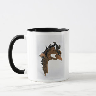 Mug Un griffon tenant un cerf commun dans son bec
