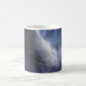 Mug Un Gros Plan Illustratif Du Temple De La Comète. (Centre)