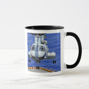 Mug Un hélicoptère de chevalier de mer de CH-46E