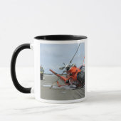 Mug Un hélicoptère Dolphin MH-65 de la Garde côtière a (Gauche)