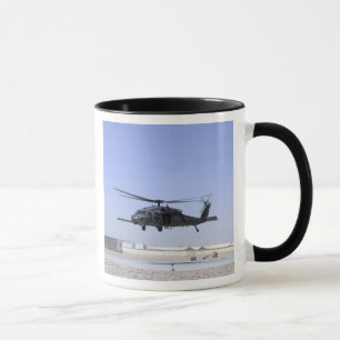 Mug Un HH-60G pave le faucon décollant du camp Bastio