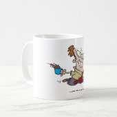 Mug Un Homme Coule Avec Du Café (Devant gauche)