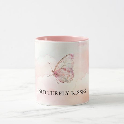 Mug Un Joli Papillon Rose Dans Les Nuages (Centre)