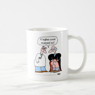 Mug Un juge de caricature en droit amusant renversé p