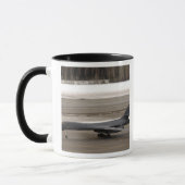 Mug Un Lancer B-1B effectue une touche et va (Gauche)