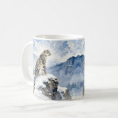 Mug Un léopard des neiges sur un pic enneigé (Devant gauche)