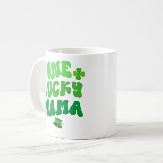 Mug Un Lucky Mama St. Patrick's Day Shamrock Café M (Devant gauche)