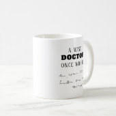 Mug Un médecin sage a écrit un jour drôle (Devant droit)