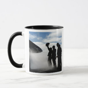 Mug Un membre d'équipage de poste de pilotage