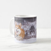 Mug Un mignon pembroke de corgi gallois se frottant da (Devant gauche)
